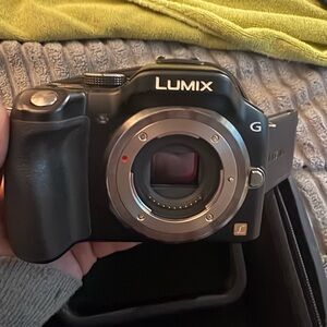 Panasonic Lumix G Mirrorless Camera Body - Black